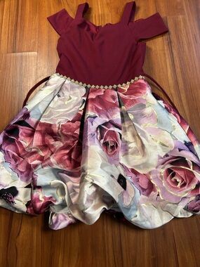 Speechless Burgundy Bodice Floral Rose Print Dress with Gold Trim